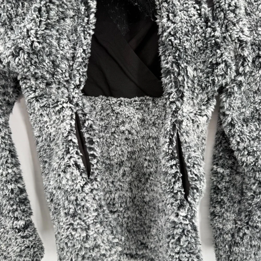 Latched Mama Sherpa Fleece Pullover Breastfeeding Jacket Womens‎ 1X Grey Pockets